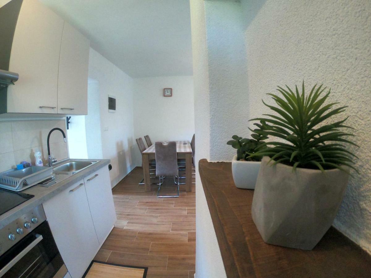 Apartmani Zekic Lopar Exterior photo
